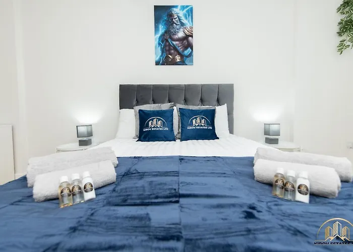 Zeus Apartment - The Thunder Of Town